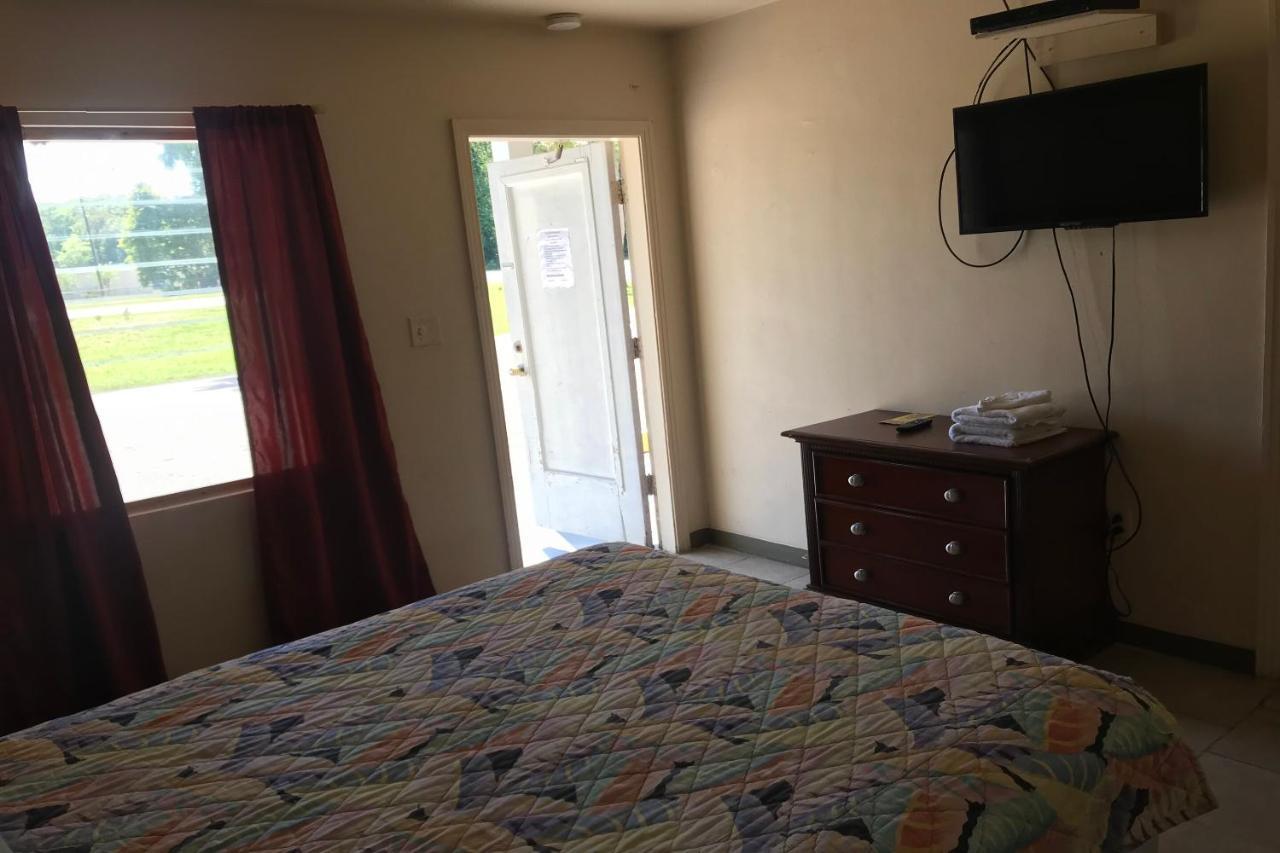 Hotel O Near Fanning Springs State Park Us Hwy 98 Old Town Экстерьер фото