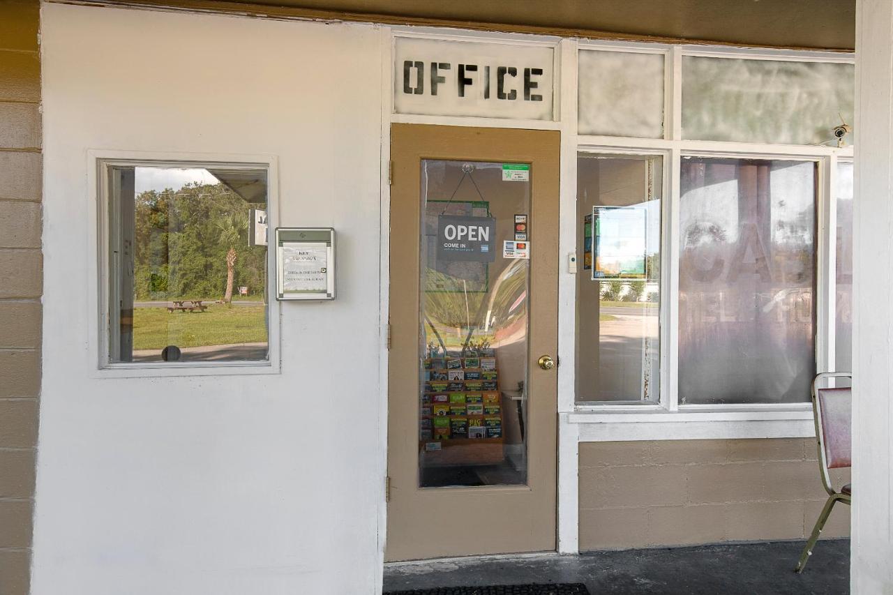 Hotel O Near Fanning Springs State Park Us Hwy 98 Old Town Экстерьер фото