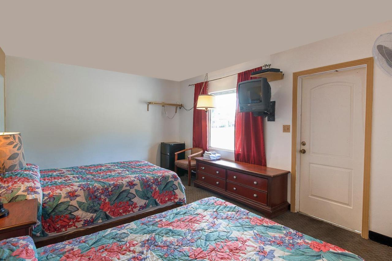 Hotel O Near Fanning Springs State Park Us Hwy 98 Old Town Экстерьер фото